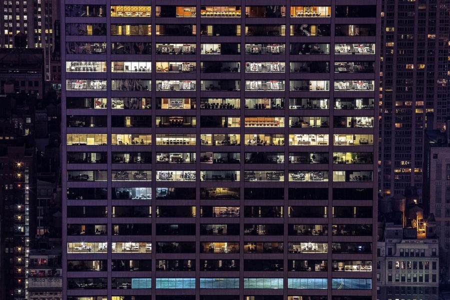 Eclairage - Des bureaux éclairés en pleine nuit Eclairage - Des bureaux éclairés en pleine nuit