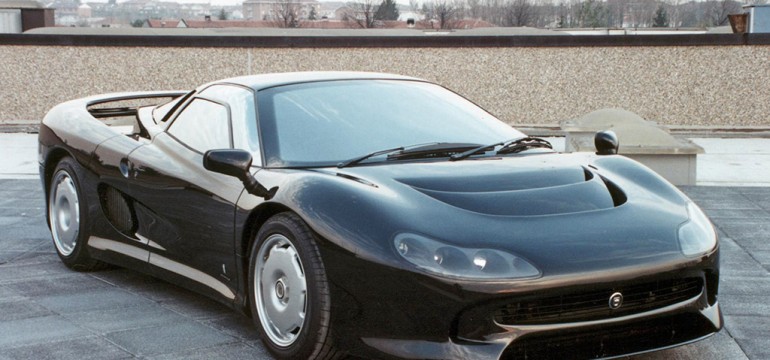 La Jaguar XJ 220 carrossée par Pininfarina (avant)