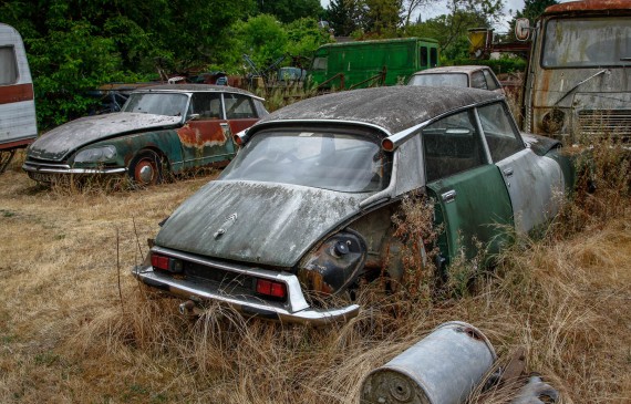 Cimetiere de voitures Citroën DS et ID