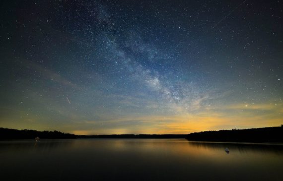 Astronomie - Le ciel nocturne et la voie lactee